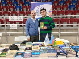 Nazim Əhmədli ilə kitab sərgisində