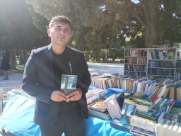 Açıq havada kitab yarmarkası